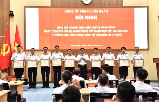 Vùng 5 Hải quân: Khen thưởng 9 tập thể và 12 cá nhân có thành tích tốt trong 10 năm thực hiện Chỉ thị 05-CT/TW của Bộ Chính trị