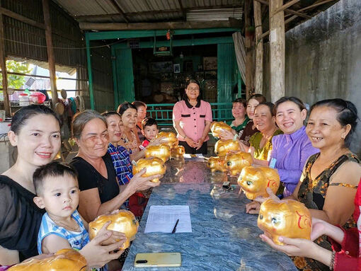 Phụ nữ Châu Phú học tập Bác