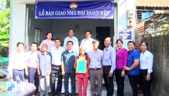 Phường Bình Đức tổ chức lễ bàn giao nhà Đại đoàn kết
