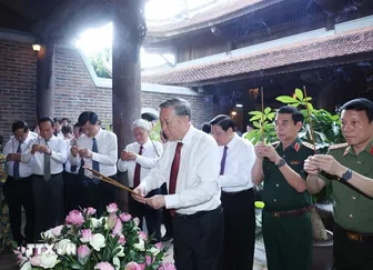 Tổng Bí thư Tô Lâm dâng hương tưởng nhớ Chủ tịch Hồ Chí Minh tại Nghệ An