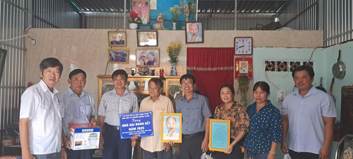 TP. Châu Đốc bàn giao thêm 26 căn nhà Đại đoàn kết