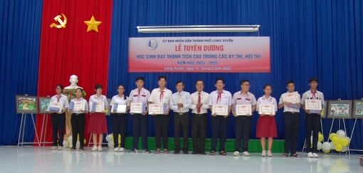 TP. Long Xuyên tuyên dương 198 học sinh đạt thành tích cao