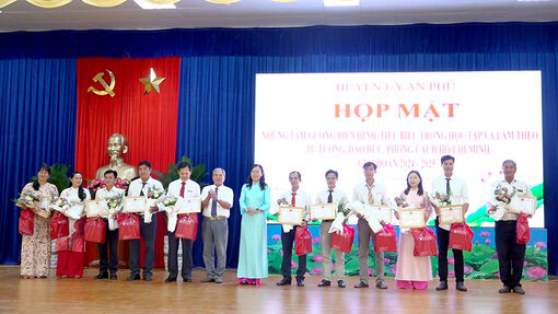 An Phú họp mặt gương điển hình trong học tập và làm theo Bác