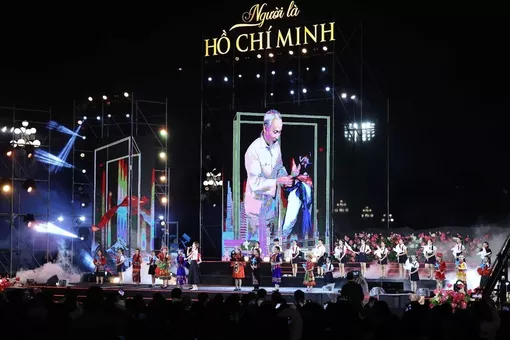 "Bài ca Hồ Chí Minh" vẫn vang mãi trong trái tim bạn bè thế giới