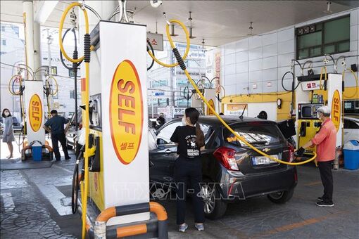 Giá dầu châu Á giảm trước tín hiệu xấu của các nền kinh tế lớn