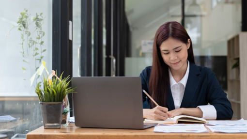 Làm sale có cần bằng cấp không? Những yếu tố cần có khi làm Sale