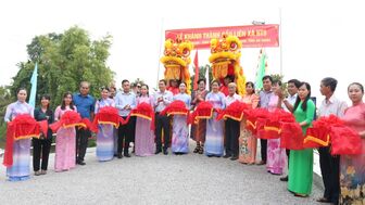Khánh thành cầu liên xã HT5