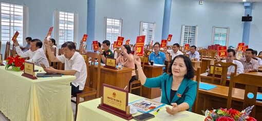 HĐND huyện Chợ Mới thông qua 3 nghị quyết