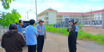 Chủ tịch UBND huyện Chợ Mới kiểm tra tiến độ công trình trọng điểm và chương trình xóa nhà tạm