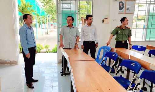 Kiểm tra việc chuẩn bị các kỳ thi tuyển sinh tại huyện Phú Tân
