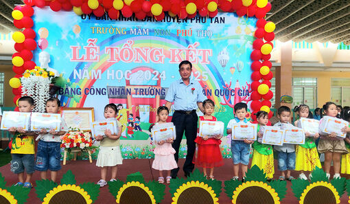 Các trường học huyện Phú Tân tổng kết năm học 2024 - 2025