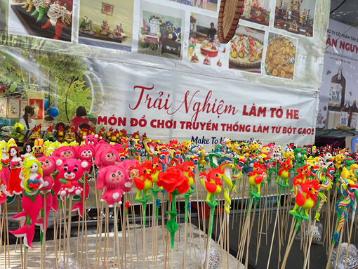 Tò he - món quà từ đôi bàn tay khéo léo