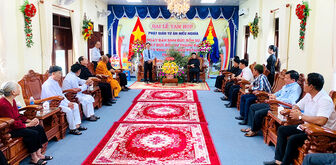 UBMTTQVN tỉnh An Giang chúc mừng Ban Trị sự Trung ương Phật giáo Tứ Ân Hiếu Nghĩa nhân Đại lễ Tam hợp