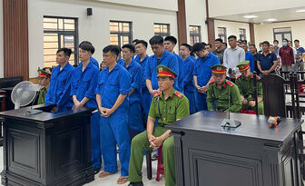 Nhóm đối tượng lãnh án do liên quan đánh bạc