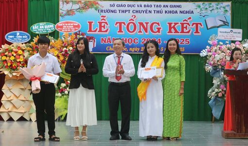 Buổi lễ tổng kết đầy tự hào