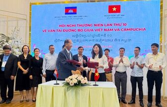 Hợp tác, kết nối vận tải đường bộ Việt Nam - Campuchia