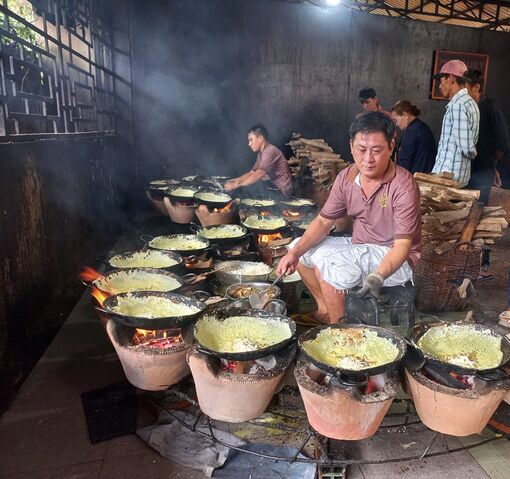 Ngôi chùa đãi bánh xèo miễn phí mỗi ngày