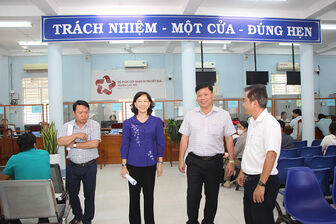Phó Chủ tịch UBND tỉnh An Giang Nguyễn Thị Minh Thúy kiểm tra công tác chuẩn bị vận hành hoạt động chính quyền 2 cấp huyện Chợ Mới