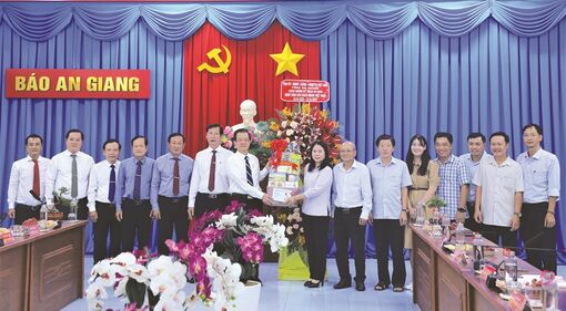 Báo chí cách mạng Việt Nam - 100 năm giữ lửa, vẹn nguyên niềm tin