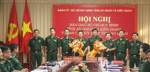 Bàn giao Bộ Chỉ huy Bộ đội Biên phòng tỉnh An Giang và Kiên Giang