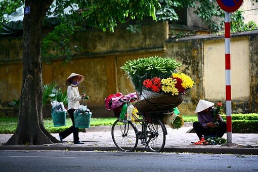 Thời tiết hôm nay (24-6): Miền Bắc nắng mạnh, mưa dông bất chợt