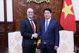 Chủ tịch nước Lương Cường tiếp Đại sứ Canada và Iran