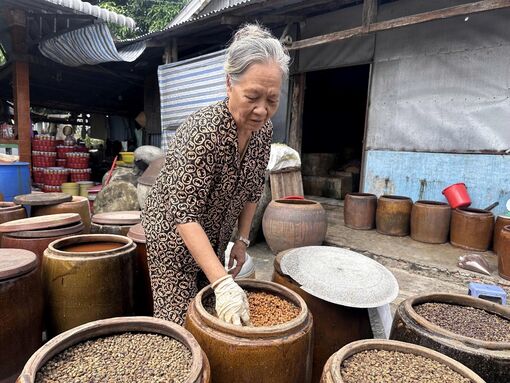 Lò tương hơn 45 năm tuổi ở Vĩnh Phong