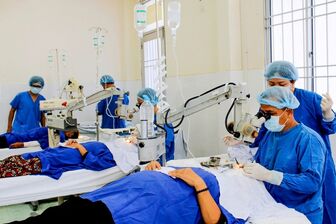 Mang lại ánh sáng cho người nghèo