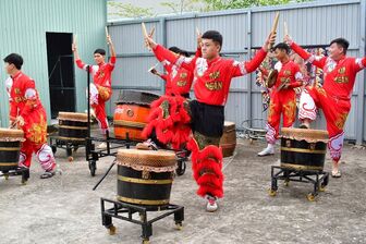 Tiếng trống lân vang vọng tình yêu văn hóa dân gian