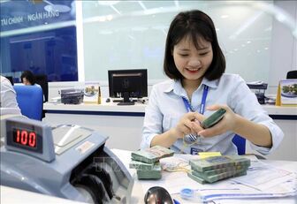 Tiếp tục giảm lãi suất, hỗ trợ tăng trưởng kinh tế cuối năm