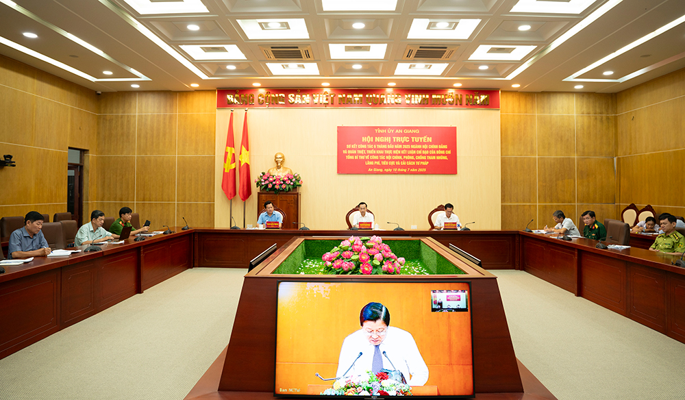 Xây dựng ngành nội chính là cơ quan “liêm chính của liêm chính”