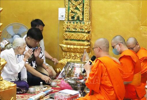 Nét đẹp văn hóa trong nghi lễ Phật giáo truyền thống của người dân Lào