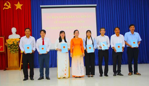 UBND xã Hội An công bố và trao quyết định công tác cán bộ