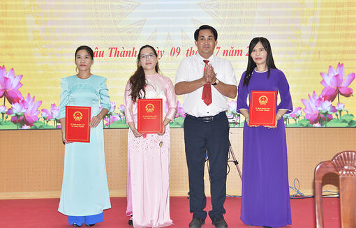 Xã Châu Thành công bố quyết định đổi tên 16 trường học