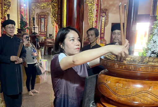 Ban Tôn giáo Chính phủ thăm, chúc mừng Ban Trị sự Phật hội Tứ Ân Hiếu Nghĩa
