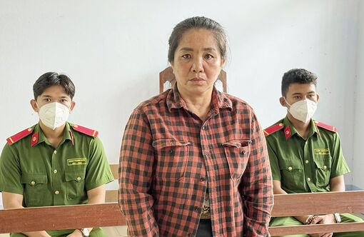 Lãnh 4 năm 6 tháng tù vì cố ý gây thương tích và hành hạ người khác