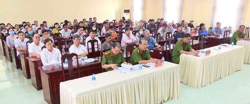 Tuyên truyền tình hình an ninh, trật tự đến các cơ sở lưu trú trên địa bàn phường Long Xuyên