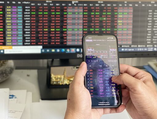 Hơn 18.000 tỷ đồng chảy vào chứng khoán, VN-Index duy trì đà tăng