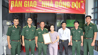 Bàn giao 7 căn nhà Đồng đội cho cán bộ Biên phòng tỉnh An Giang