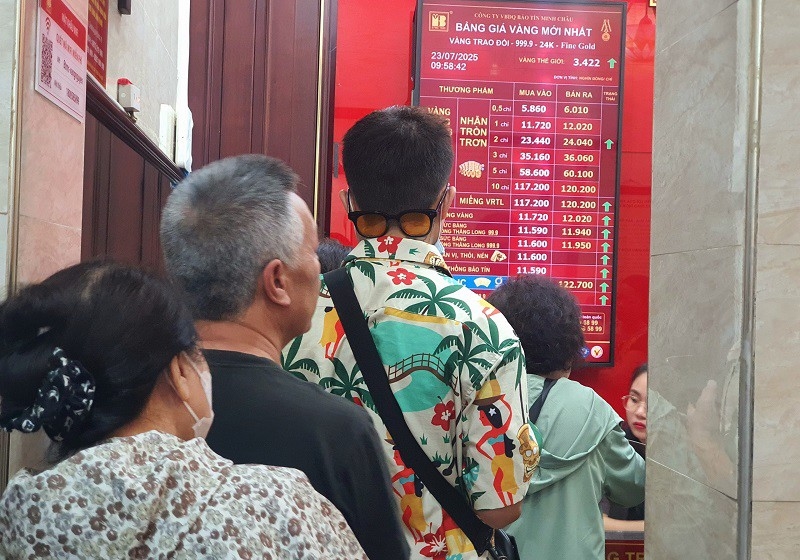 Giá vàng hôm nay (24-7): Tăng phi mã