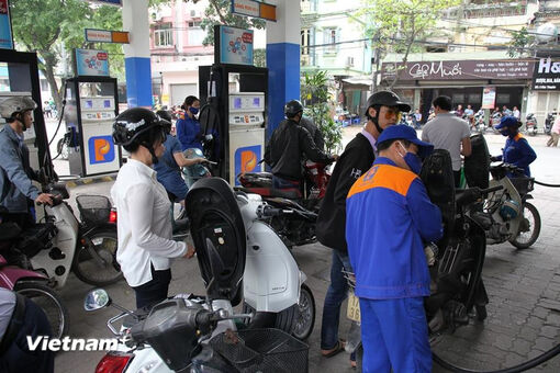 Giảm 2 lần liên tiếp, giá xăng RON95-III lùi về ngưỡng 19.700 đồng mỗi lít