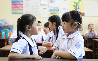 Học sinh An Giang háo hức tựu trường năm học mới