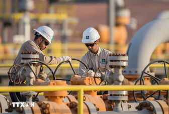 Giá dầu giảm hơn 2% trước cuộc họp về sản lượng của OPEC+