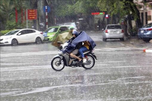 Thời tiết hôm nay (19-9): Bão số 8 gây mưa dông diện rộng