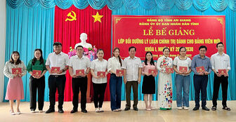 94 học viên hoàn thành lớp bồi dưỡng đảng viên mới