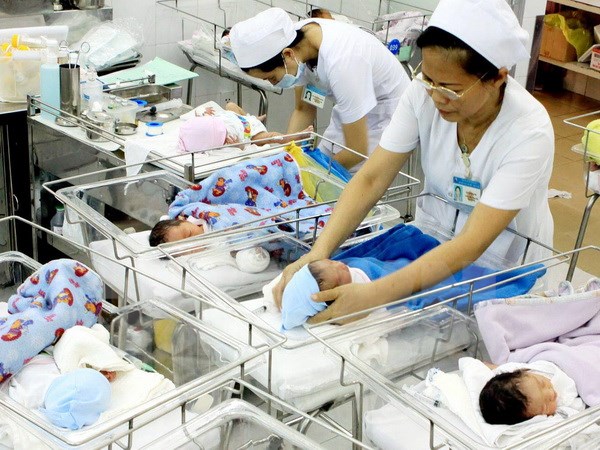 Chính sách toàn diện ứng phó tình trạng sinh ít con