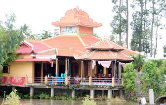 Bên dòng Vĩnh Tế