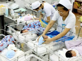 Chính sách toàn diện ứng phó tình trạng sinh ít con