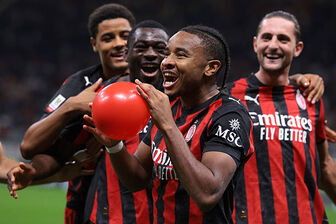 Milan hủy diệt 10 người Lecce, tiến vào vòng 1/8 Coppa Italia