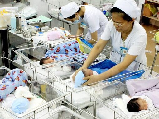 Chính sách toàn diện ứng phó tình trạng sinh ít con